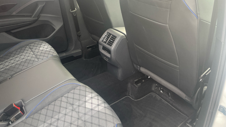 Volkswagen Tayron 1.5 TSI eHybrid R-Line Edition 5dr DSG6 Estate